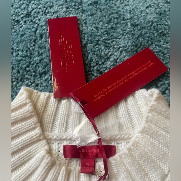 JLo Cold Shoulder Top XL - Picture 2 of 4